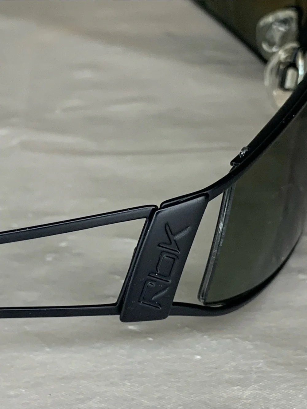 Reebok Black Men's Sunglasses in with Elm Green Gradient Lenses